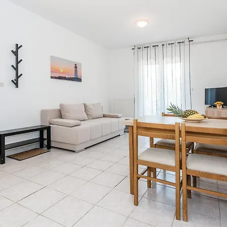 One-bedroom In * Jezera